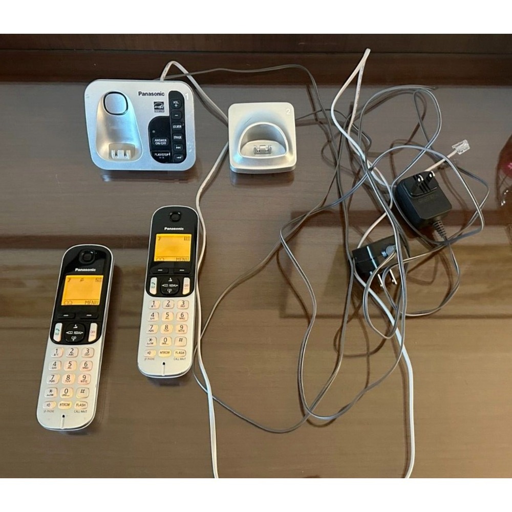 Panasonic KX-TGC220 Digital Cordless Answering System 2 Handsets Home Phone